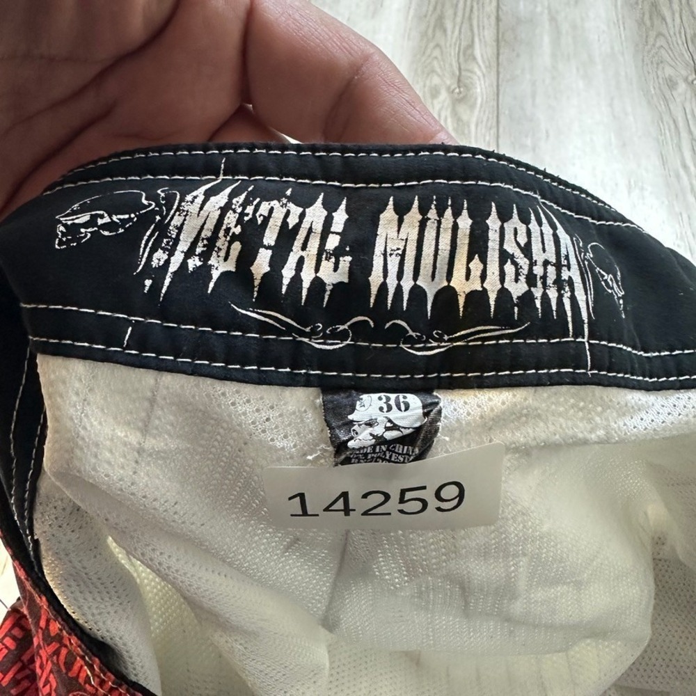 Metal Mulisha Board Shorts Mens 36 White Red Skull Helmet Striped Swim Trunks - Picture 9 of 9